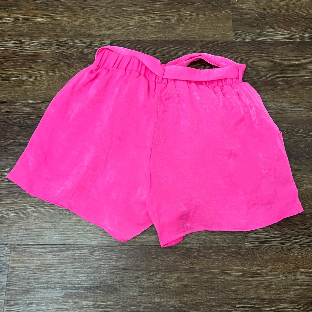 Shorts - Picture 2 of 3